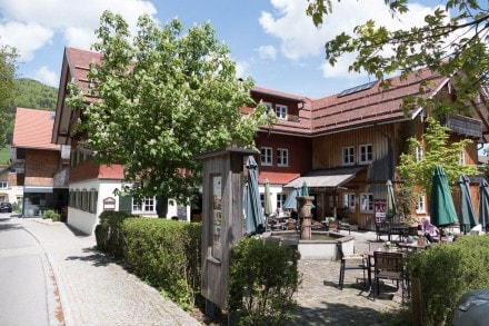 Oberallgäu: Gasthof Dorfhaus in Thalkirchdorf (Oberstaufen)