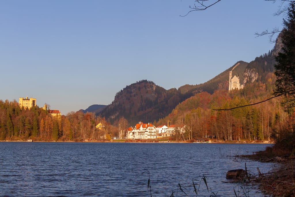 Die Königsschlösser am Alpsee im Herbstlicht <br />(Füssen - Tirol / 2018)
