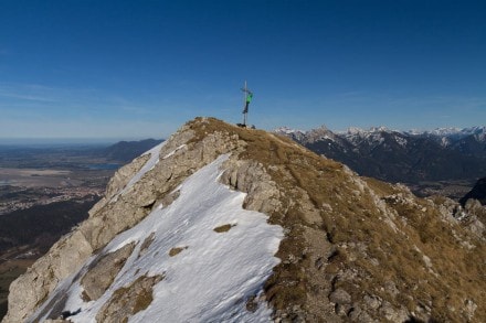 Tirol: Über den Fallweg zur Vilser Alpe, zum Hundsarschjoch und auf den Vilser Kegel (Vils)