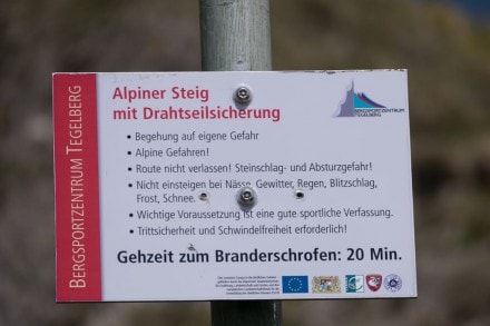Info: Alpiner Steig mit Drahtseilsicherung. Branderschrofen
